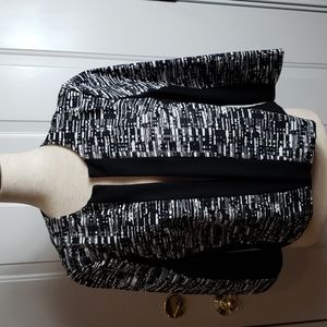 *3 for $25*  Ellen Tracy Black & White Waist Length Dress Lightweight Jacket.
